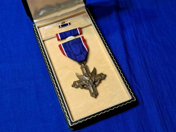 world-war-two-distinguished-service-cross-on-the-original-box-early-wrap-broach-numbered-19744-mint-unissued-condition-not named