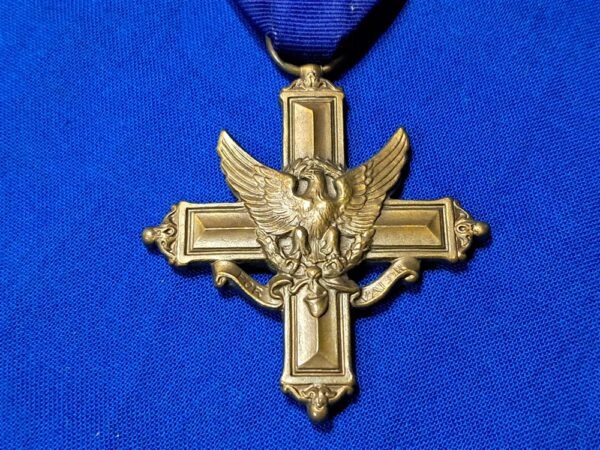 world-war-two-distinguished-service-cross-on-the-original-box-early-wrap-broach-numbered-19744-mint-unissued-condition-not named