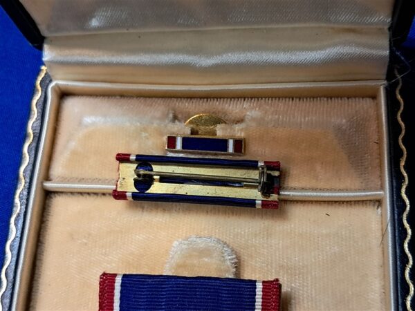 world-war-two-distinguished-service-cross-on-the-original-box-early-wrap-broach-numbered-19744-mint-unissued-condition-not named