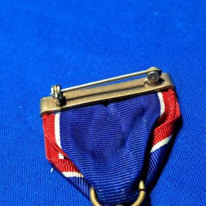 world-war-two-distinguished-service-cross-on-the-original-box-early-wrap-broach-numbered-19744-mint-unissued-condition-not named