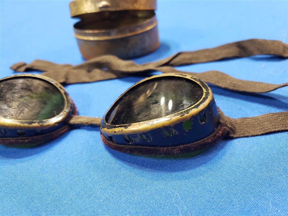 dust-goggles-wwi-can-side