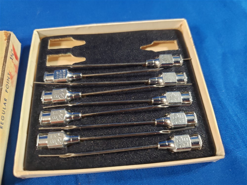 navy-hypo-needles-box