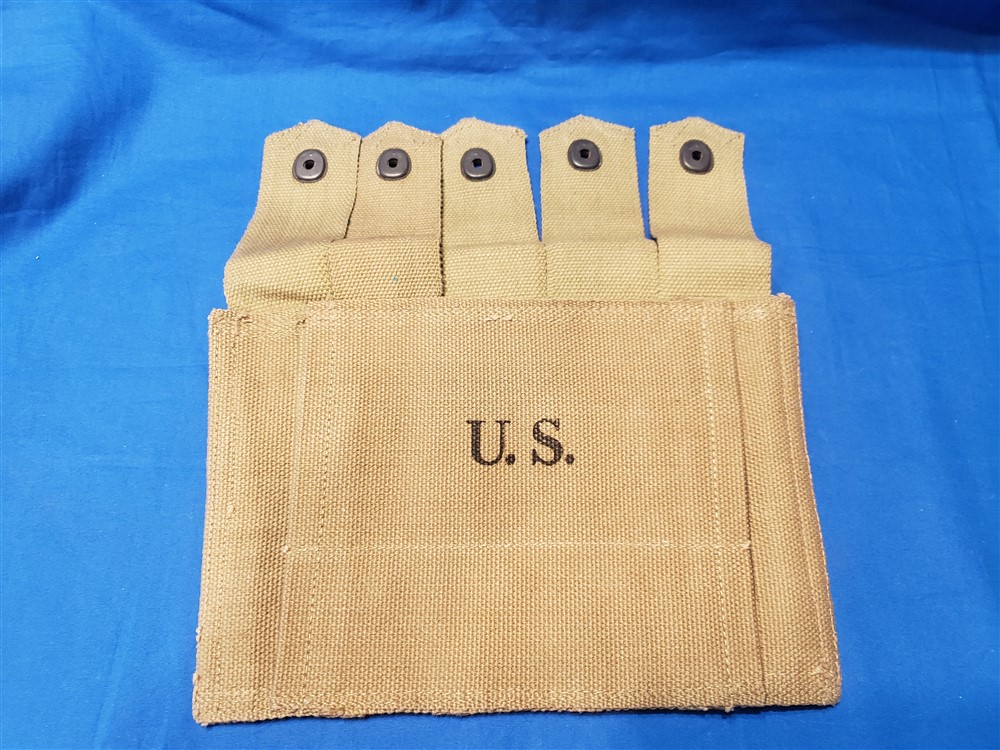 thompson-cell-pouch back open