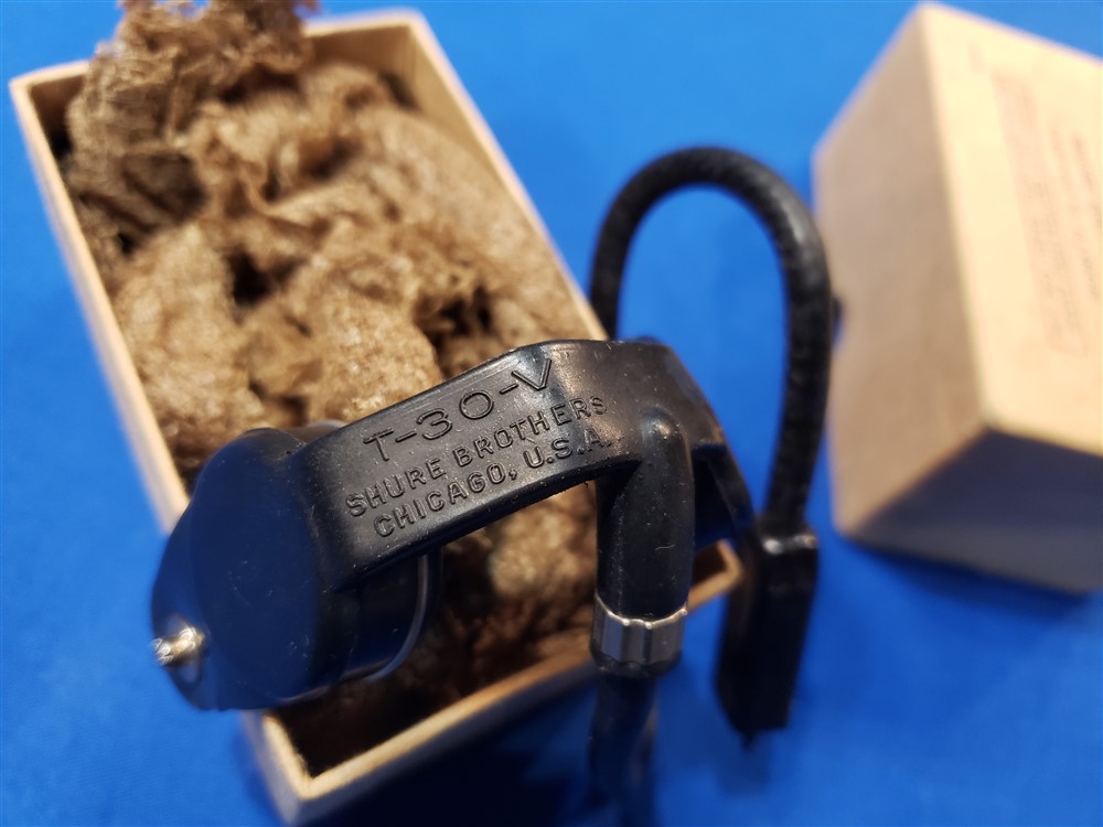 throat-microphone-t30-wwii-markings