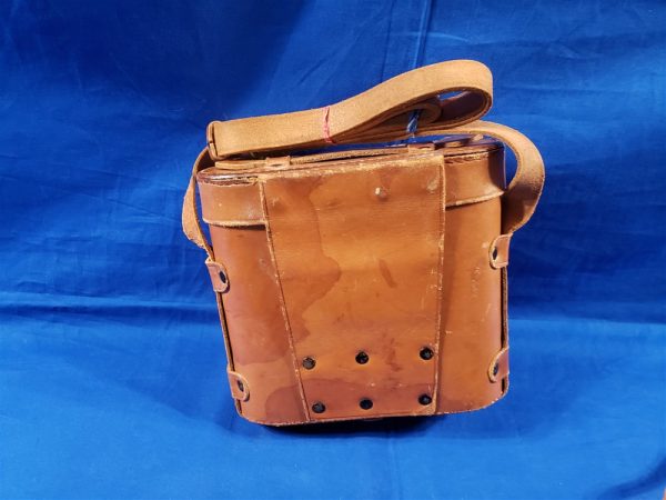 wwi-bimocular-set-navy-with-the-built-in-amber-lenses-for-the-glare-on-the-water-complete-with-the-original-case