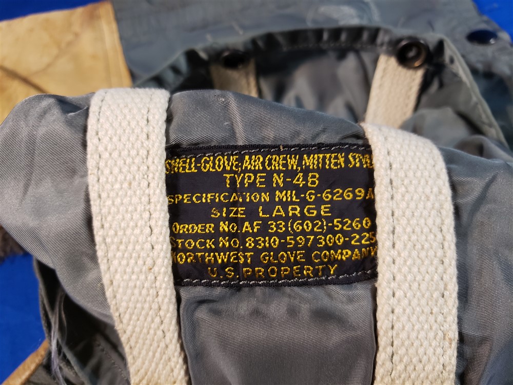 flight-crew-n4b-gloves-tags