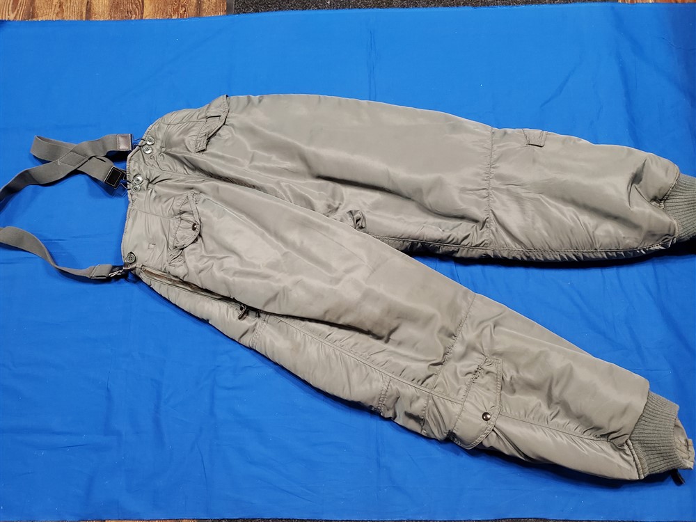 flying-trousers-d18-vietnam-back