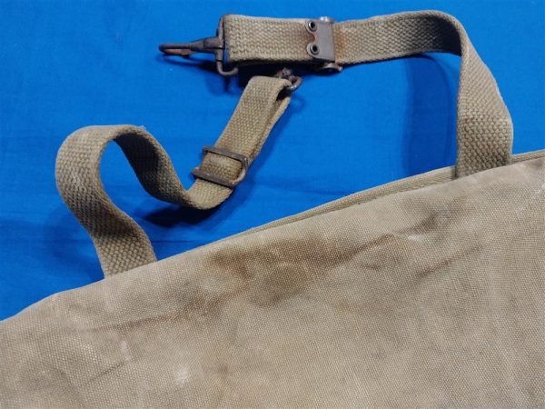 m36-musette-bag-43-1943-officers-wwii-canvas-strap-button-used-stain-nice-condition