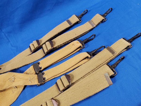 pair-of-world-war-2-suspender-1944-44-dated-frohlich-made-mint-2-tone-color