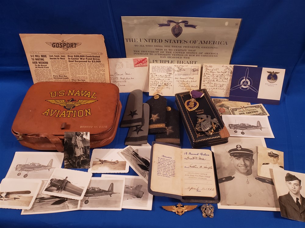 group-navy-hellcat-pilot-kia-with-named-items-photos-purple-heart-not-named-and-shaving-embossed-box