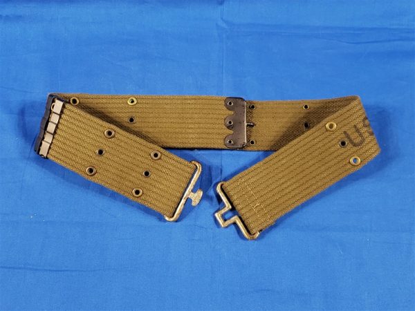 pistol-belt-manufactured-without-the-snap-and-used-with-the-carbine-for-the-pouches-with-straps-on-the-back-korean-war-type