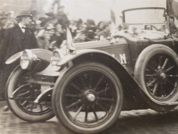 post-card-world-war-king-albert-and-queen-in-touring-car