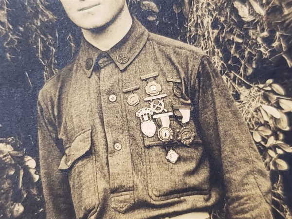 photo-of-world-war-soldier-with-many-many-medals-on-his-uniform-appears-to-be-sharpshooter