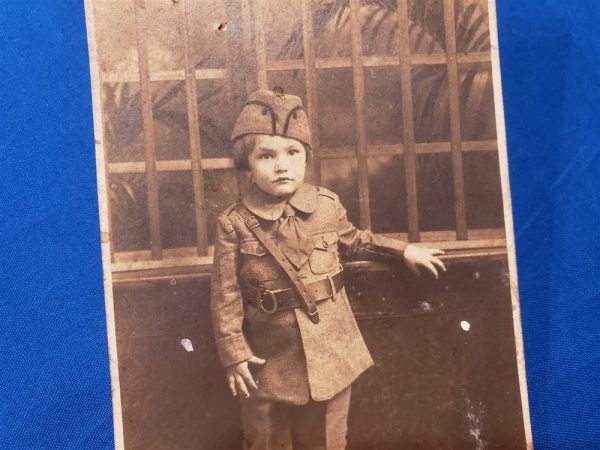 world-war-child-officer-photo-with-writing-on-the-back-about-4-years-age