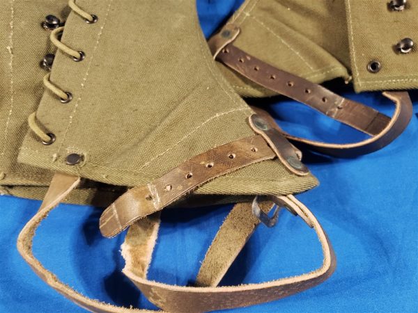 pair-of-late-war-mountain-troop-ski-legging-1945-dated-with-the-leather-straps-and-in-great-condition