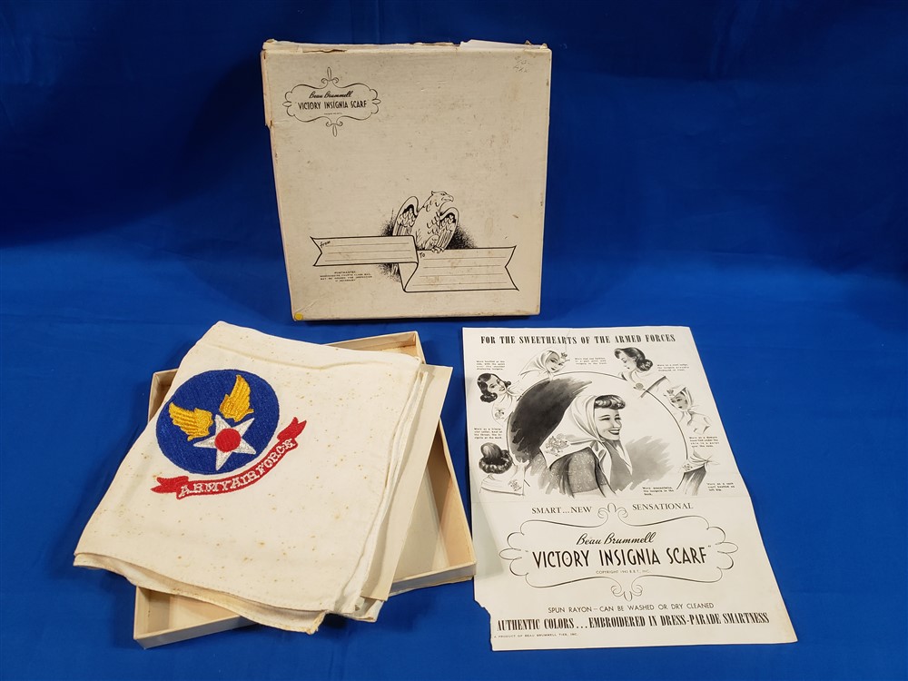 victory-insignia-scarf-box-wwii