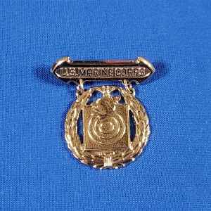 badge-usmc-p37-marksmanship-award-no-bar-korean-war-era-excellent-condition-pin-back