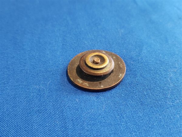 world-war-one-15th-inf-infantry-collar-disc-with-nut-on-the-reverse-company-i