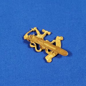 dutch-free-netherlands-cap badge-wwii-gaunt-manufactured-world-war-two-back