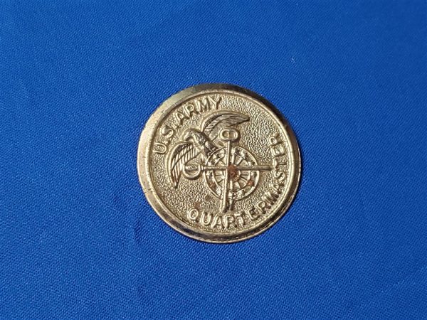 homefront-qmc-tin-button sweethrt-world-war-two-tin-quartermaster-large button-with-pin-qmc-wwii