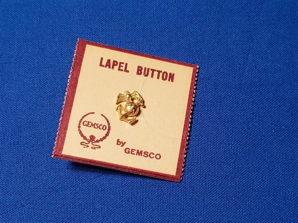 lapel-usmc-ega-wwii-card sweetheart-world-war-two-marine-corps-lapen-pin-on-gemsco-card-usmc-sweethrt-ega