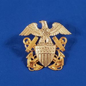 navy-off-officers-visor-cap-insignia-world-war-two-back-screw-sterling-amcraft-amcr-wings