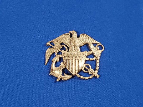 nurses-beret-insignia-silver njurses-beret-badge-insignia-wwii-for-cap-in-silver-blackington-made-pin-back