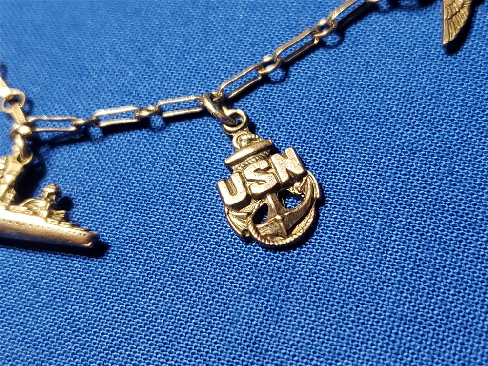sweet-navy charm-bracelet-usn
