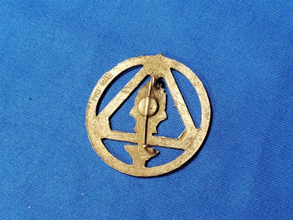 cao-dai-beret-badge-vietnam-pin-back-enlisted-device-maker