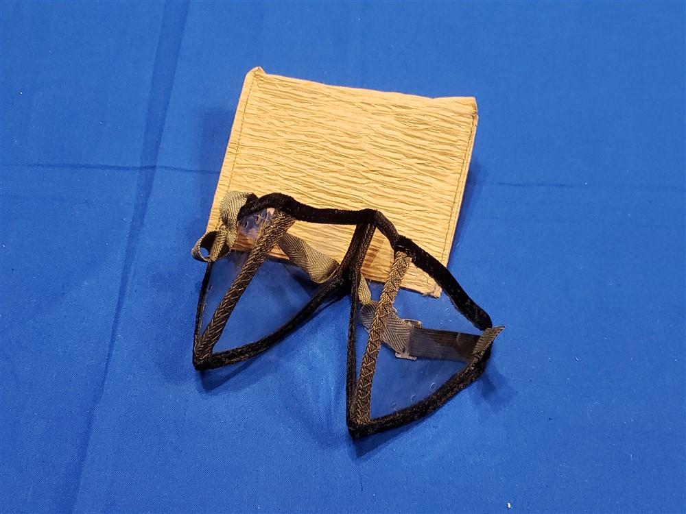 german-dust-goggles-wwii-in-envelope-with-package-clear