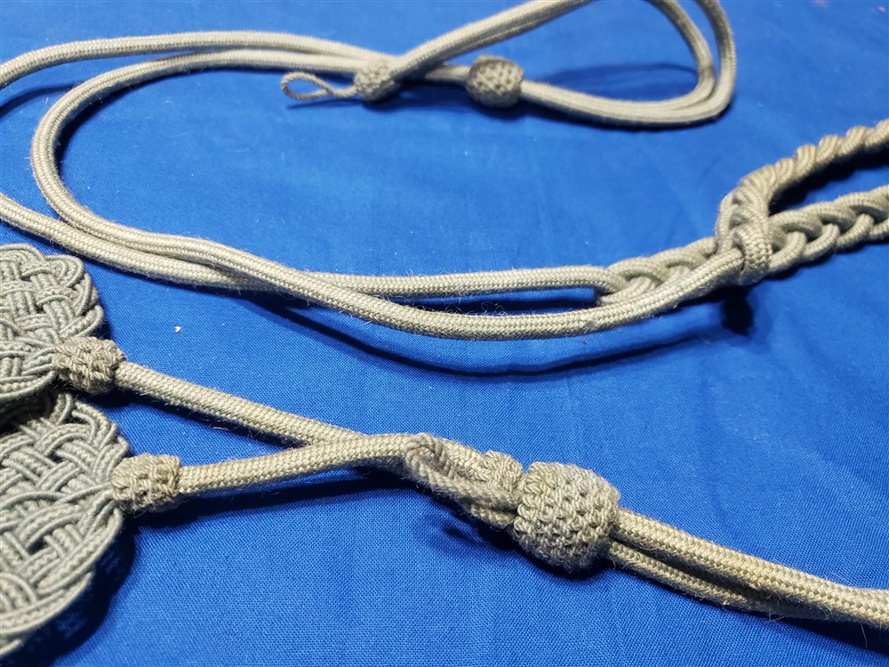 helmet-1881-enl-cord-knots