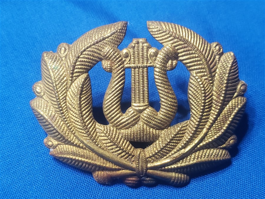 m1897-band-musician-cap-badge-with-civil-war-pattern-fat-wreath