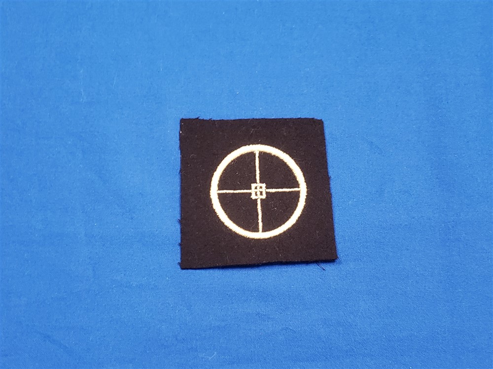 rate-wwi-gun-pointer-with-fine-backing-blue-wool-material