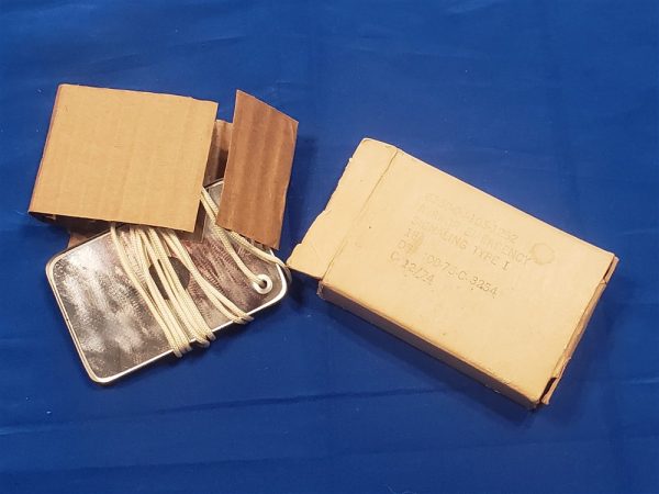 mirror-signaling-1974 survival-mirror-for-vest-dated-1974-vietnam-era-in-box