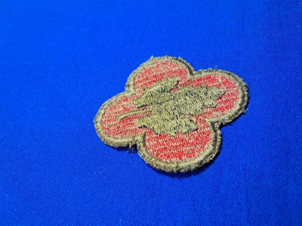 world-war-two-army-sleeve-patch-43rd-division-green-back-pattern-variation