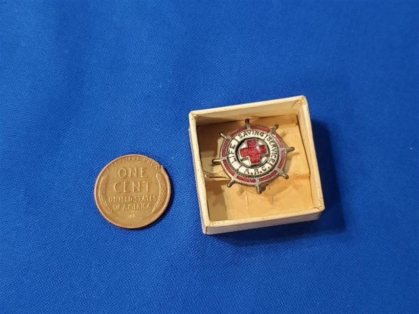 red-cross-lifesaving-pin-in-the-original-box-world-war-two-wwii-maker-marked-size