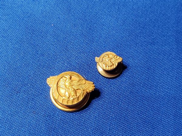 mini-ruptured-duck-discharge-pin-screw-back-wwii-half-size