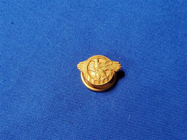standard-issue-wwii-lapel pin-ruptured-duck-wwii