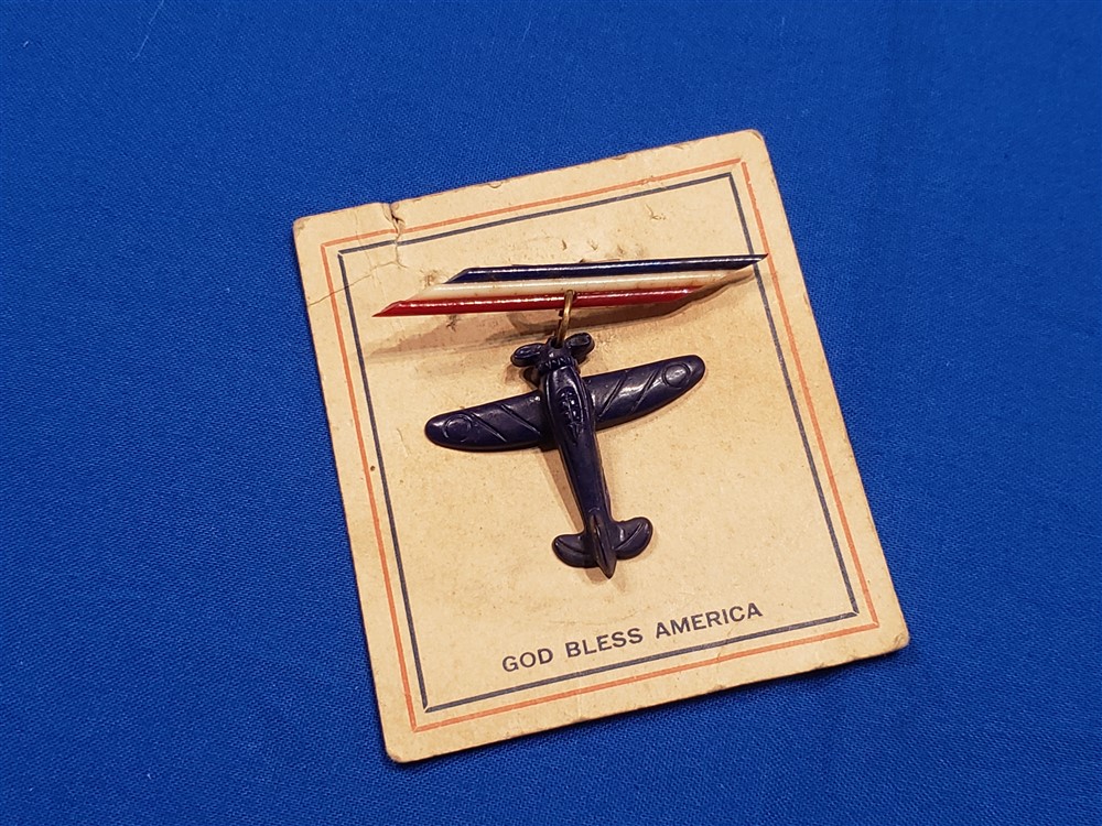 sweetheart-wwii-plastic-fighter-pin-on-factory-card-broach