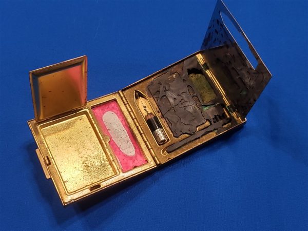 usmc-wwii-womans-compact-blue-cover-with-ega-some-contents