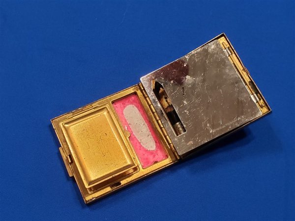 usmc-wwii-womans-compact-blue-cover-with-ega-some-contents