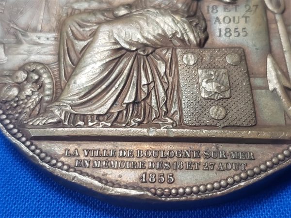 queen-victoria-medal-1855-trip-to-france-napoleon-table-back