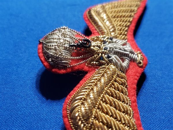 thai-jump-wings-vietnam-era-pin-back-with-nut-basic-level