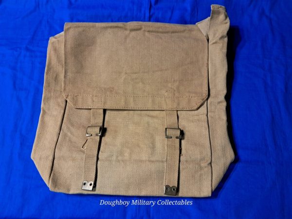 british world-war-two-canvas-p-1937-gear-battle-large-backpack-with-no-straps-mint-unissued-1945-dated