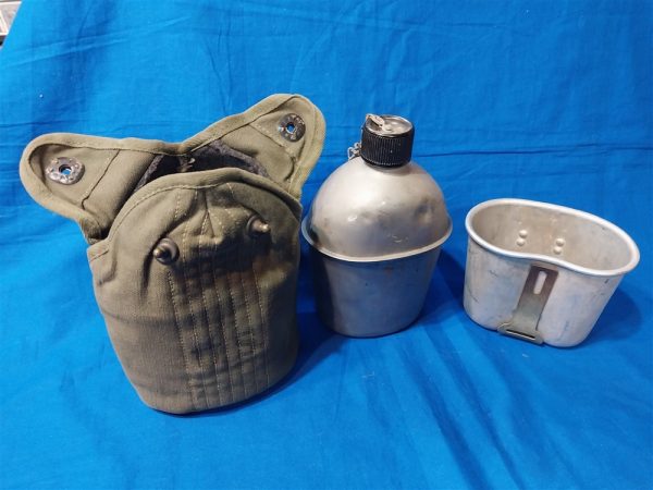 world-war-two-canteen-set-with-jqmd-1945-dated-cover-quartermaster-jeffersonville-made-with-canteen-cup