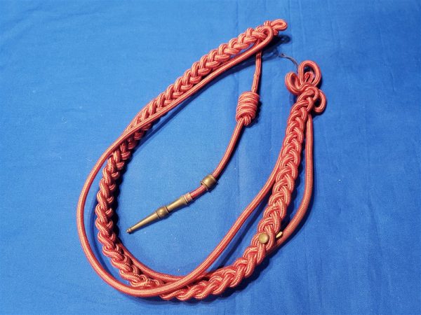 fourragere-belg-wwii belgium-wwii-fourragere-wwii-for-the-dress-uniforms-enlisted-and-officer-world-war-two-with-tip-and-cord-red