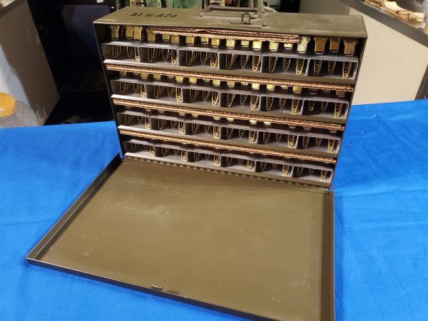 inventory-pin-box-kw-full inventory-pin-tag-box-korean-war-complete-kw-unissued