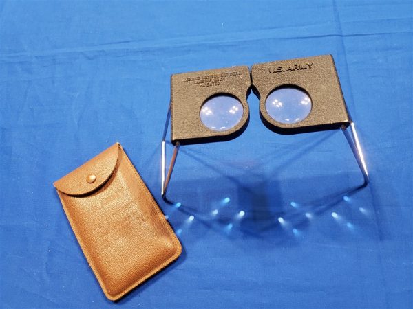 Army-stereoscope-cf08-for-batlefield-and-areal-map-reading-in-the-field-signal-corps