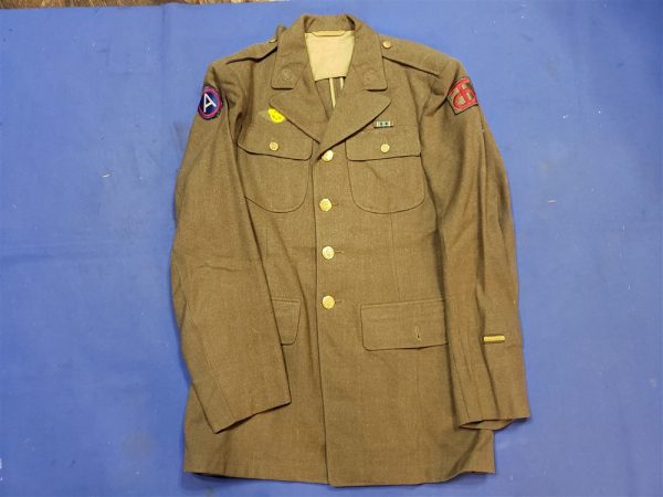 tunic-enl-90th-wwii tunic-enlisted-90th-division-div-3rd-army-patch-no-identification-cuff-back