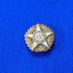 world-war-discharge-pin-bronze-for-honorable-service